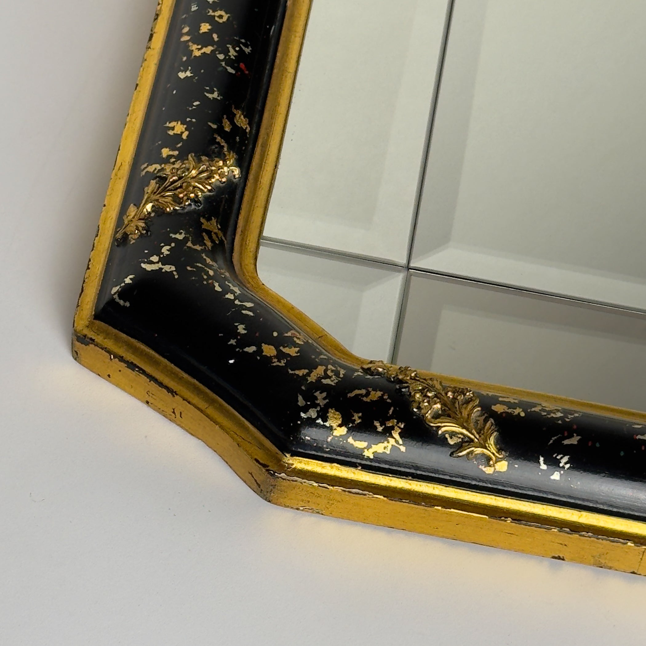 Vintage Venetian Chinoiserie Wall Mirror, Italy 1950s, Black and Gold Painted