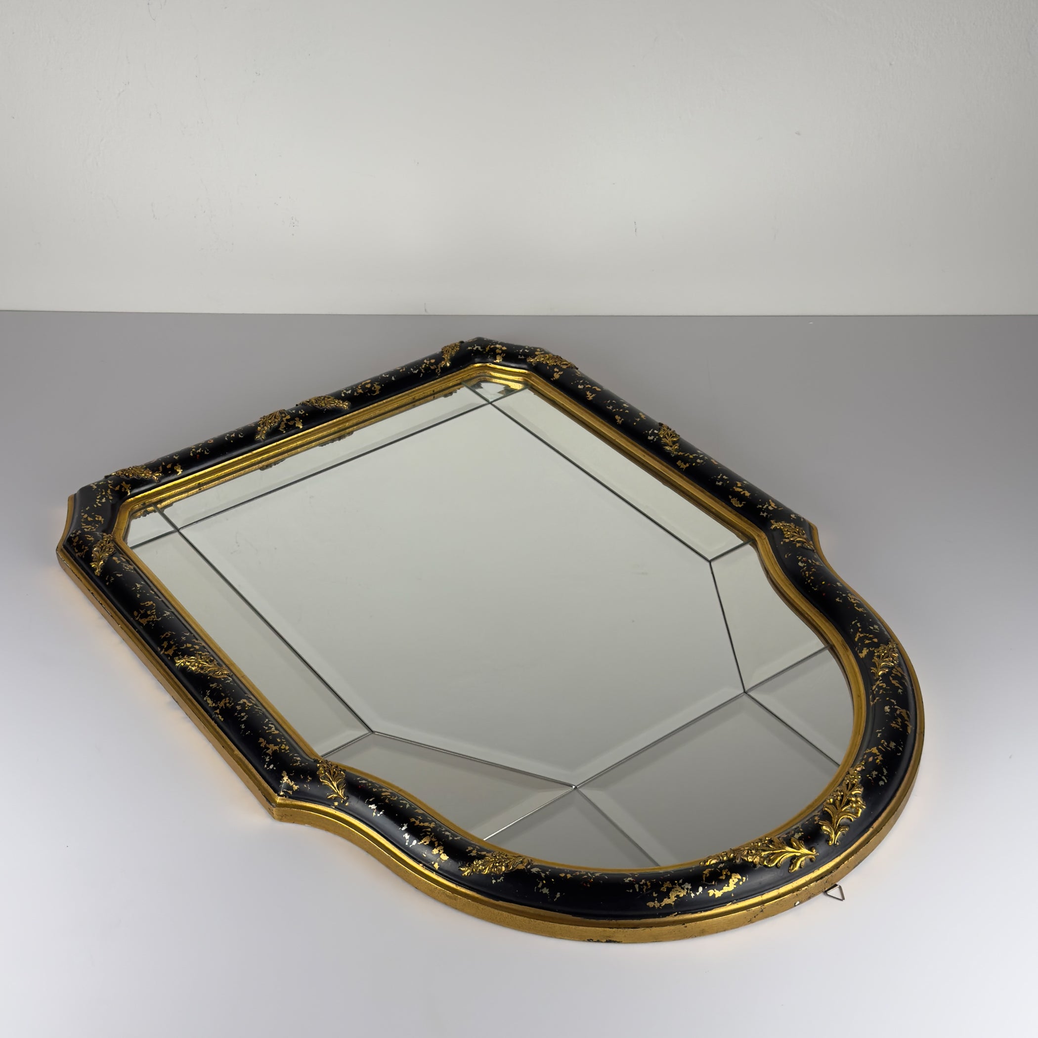 Vintage Venetian Chinoiserie Wall Mirror, Italy 1950s, Black and Gold Painted