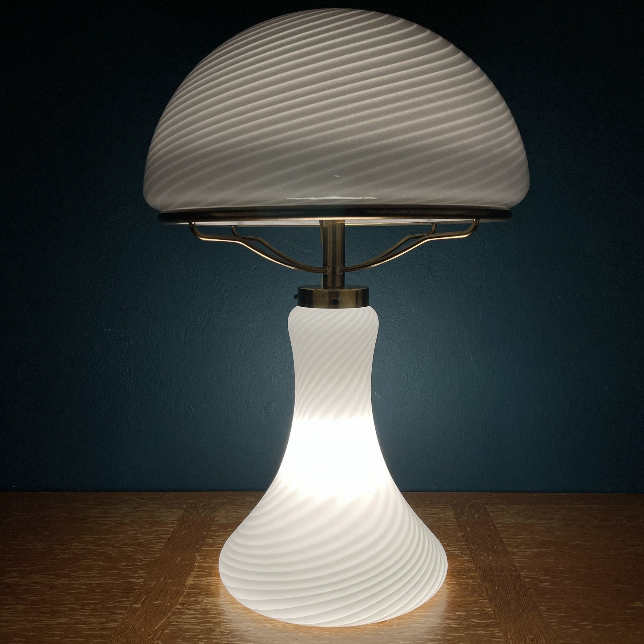Large classic swirl Murano table lamp Mushroom Italy 1970s Mid-century italian modern
