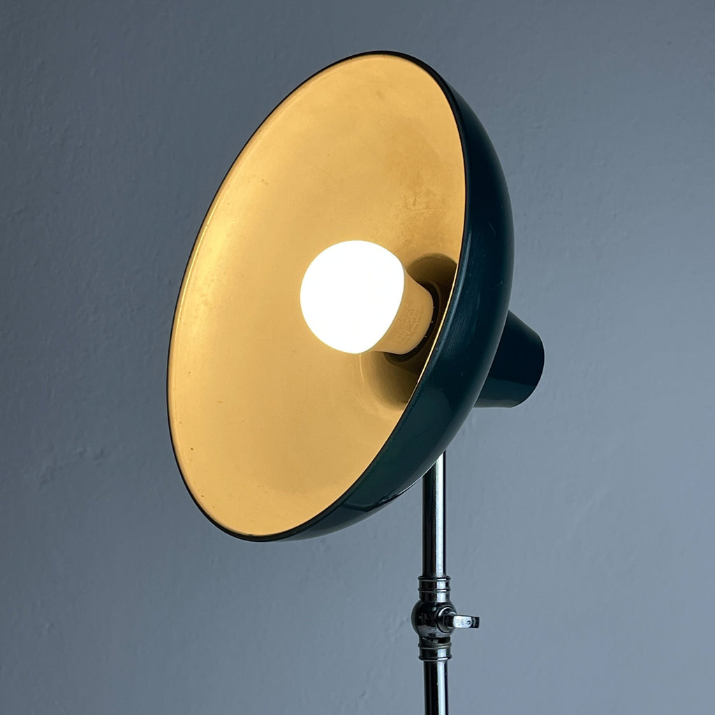Green Industrial metal desk lamp Italy, 1960s, Mid-century office table lamp