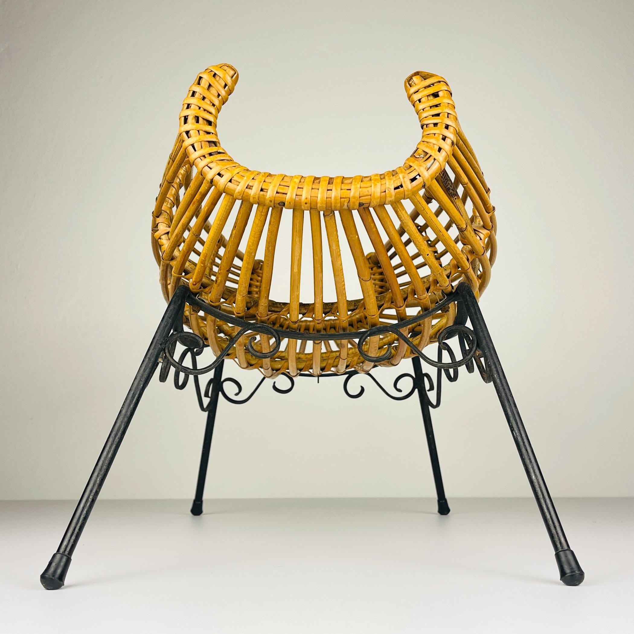 Vintage rattan stand or magazine rack, Italy, 1960s, Mid-century modern home decor