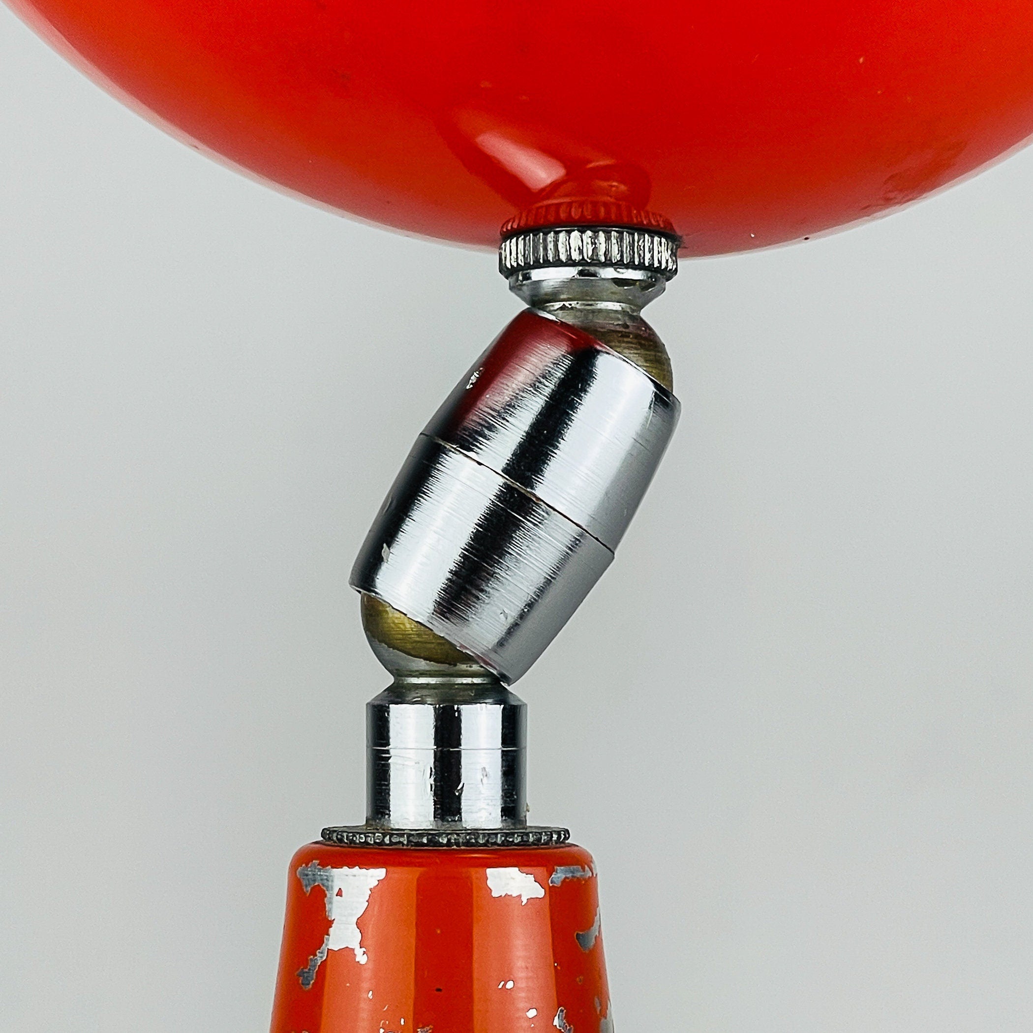 Vintage red metal desk lamp Eyeball Italy 1970s, Mid-century modern, Space Age design